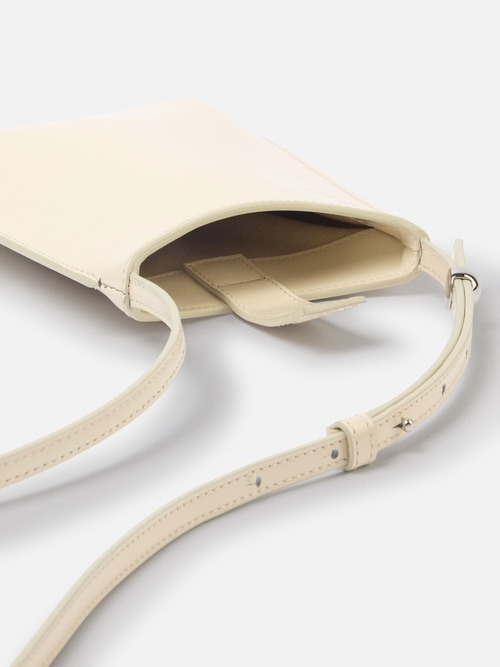 The Bisou phone pouch
