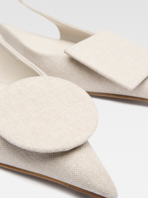 The flat Duelo slingbacks