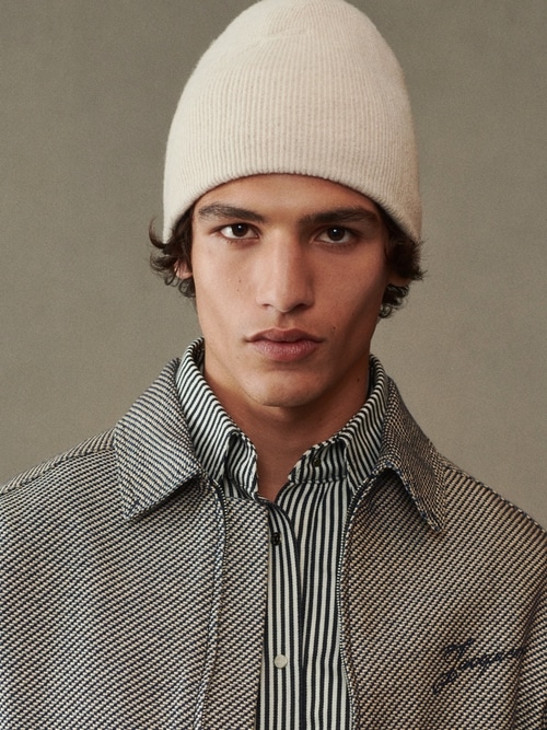 The J beanie