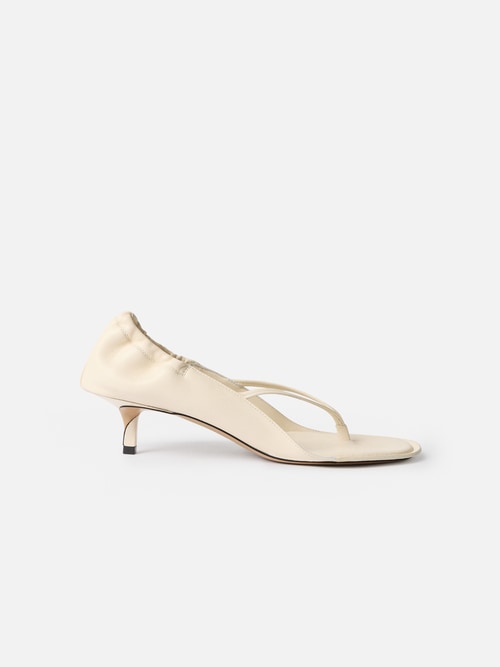 The low sandals