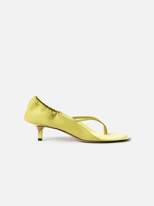 The low sandals