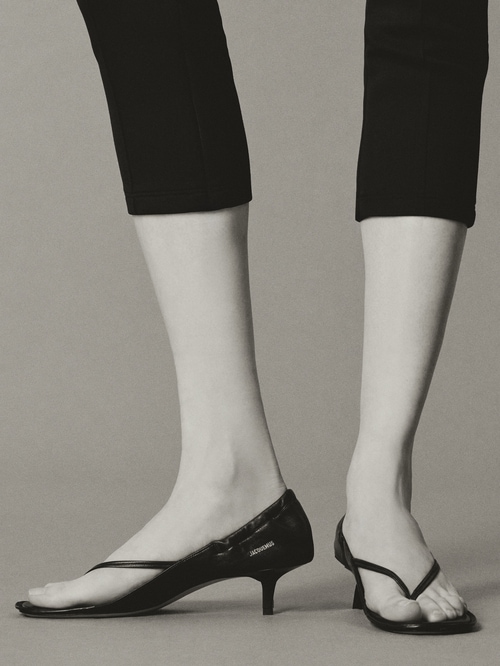 The low sandals