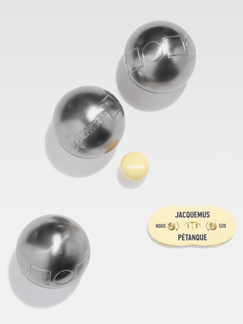 The pétanque set