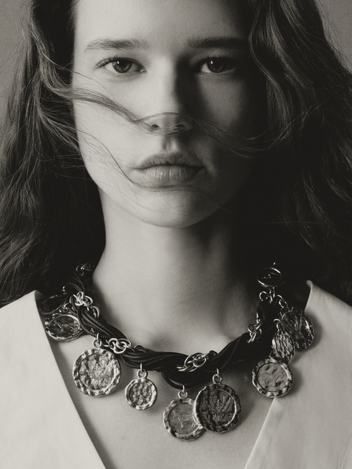 The Pièces necklace