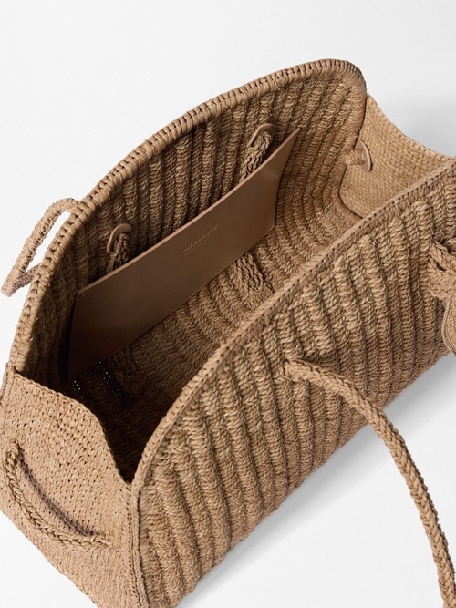 The raffia Turismo