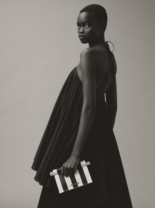 The small Rond Carré clutch