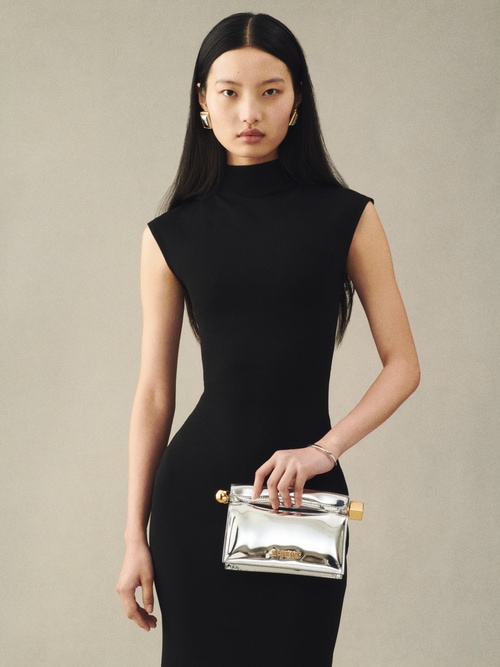 The small Rond Carré clutch