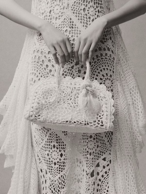 The small Turismo Crochet