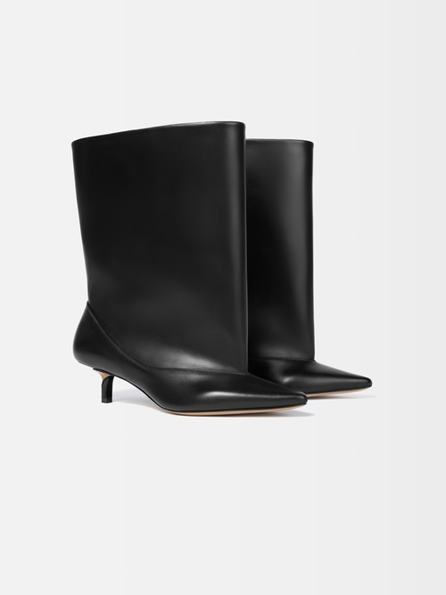 The Tourni boots