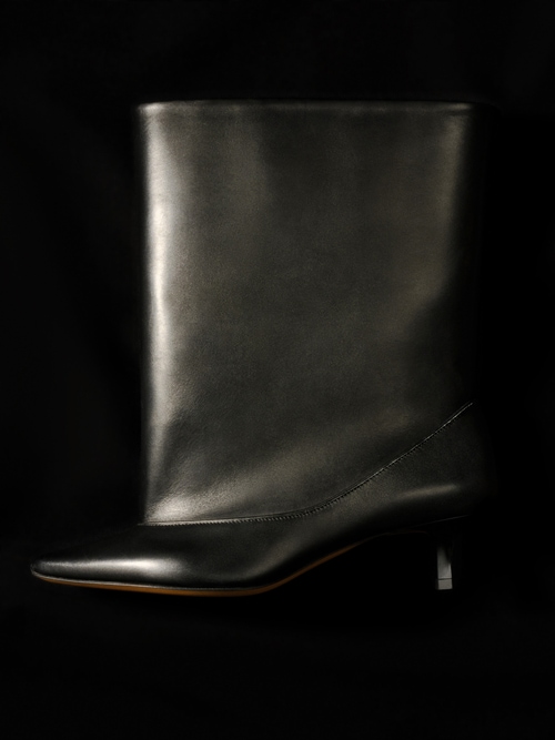 The Tourni boots