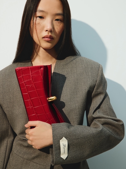 The Valérie clutch